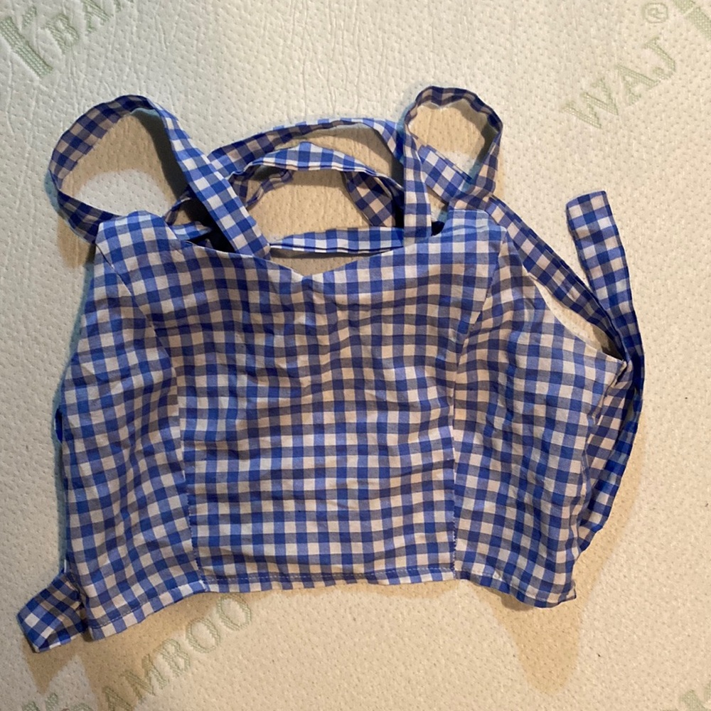 Straps tie back crop top
